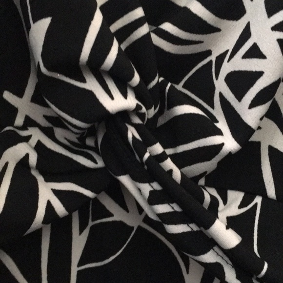 FINAL MARKDOWN Apt 9 halter top (XL) - Picture 4 of 8